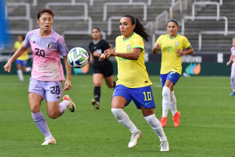 marta da seleção feminina de futebol jogando contra o japão